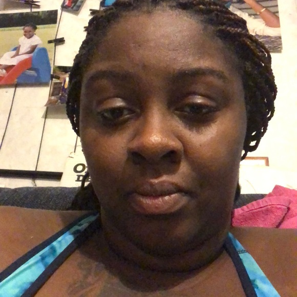 Meet your Posher, Charmine - Picture 1 of 1